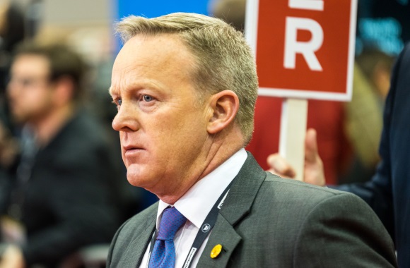 Students protest Sean Spicer campus talk: ‘makes me really scared’ | The College Fix