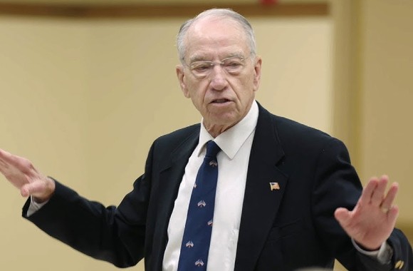 Top senator urges colleges that host Chinese propaganda centers to get an FBI briefing | The College Fix