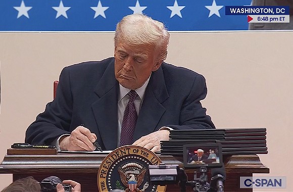 3 in 4 college-age voters support Trump’s DOGE cuts: poll | The College Fix
