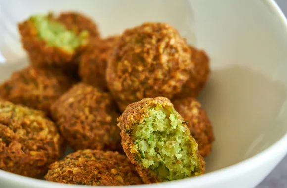 ‘Culturally insensitive’: U. Buffalo student gov’t apologizes for calling falafel an ‘Israeli’ food