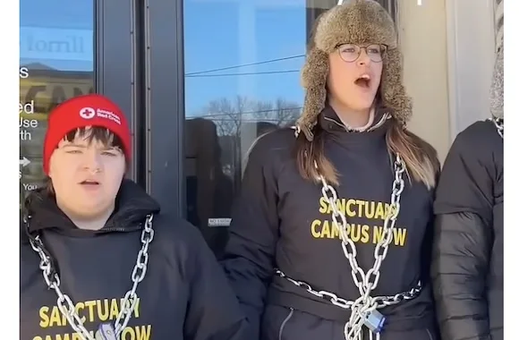 U. Minnesota activist students chain themselves to building, chant ‘f*ck ICE, ICE out!’